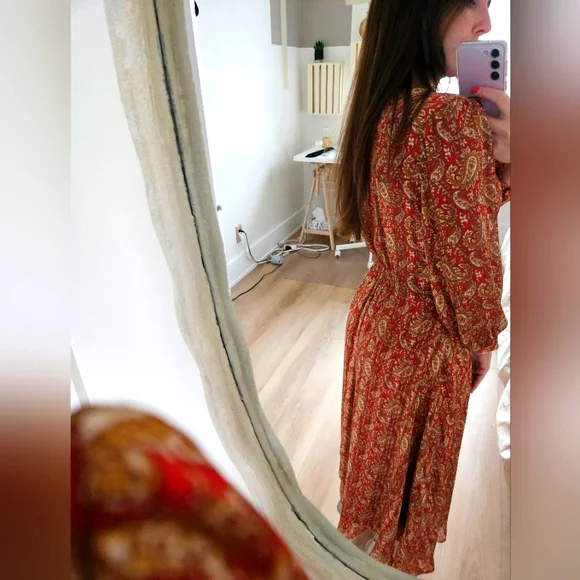 Red Dress - Picture 3 of 10